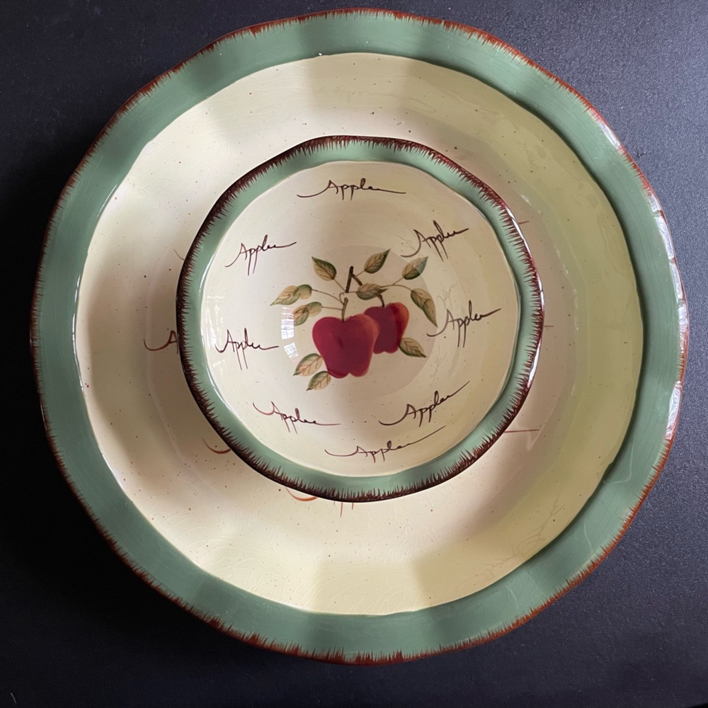 Apple Bowl & Pie Dish